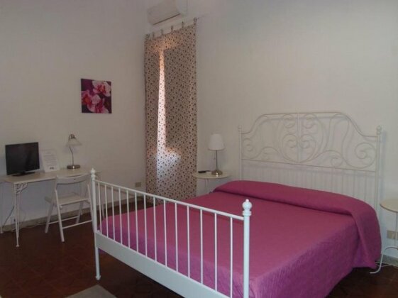  Photo 2