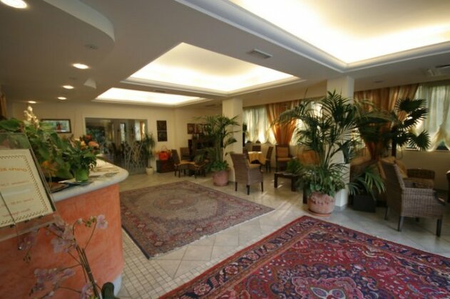 Hotel Nedy - Photo2