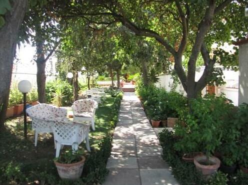 Solacium Bed and Breakfast - Photo2