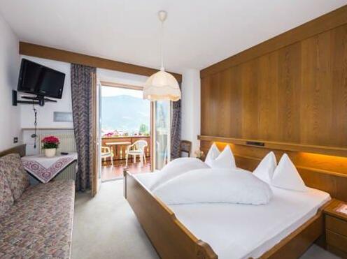 Hotel Pension Grafenstein - Photo3