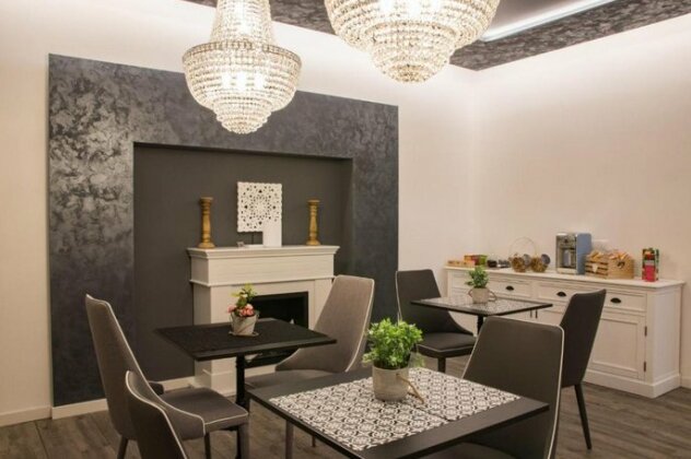 Double A Guest House - Photo5