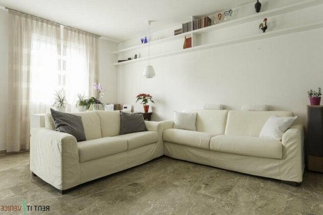 Seven Venice Apartments - Photo3