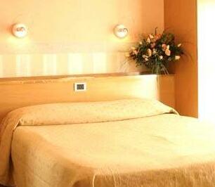 Etrusco Hotel Milan - Photo3