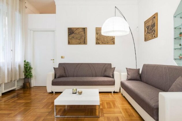 Exclusive 4 bedrooms apartment in Milan center - Photo2