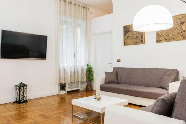 Exclusive 4 bedrooms apartment in Milan center - Photo3