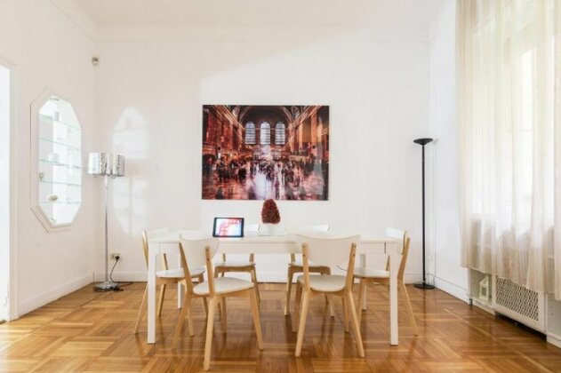Exclusive 4 bedrooms apartment in Milan center - Photo4