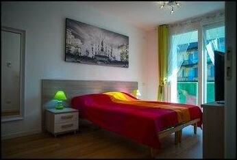 Hintown Apartments Viale Monza - Photo5