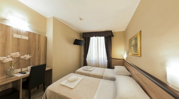 Hotel Brianza Milan - Photo4