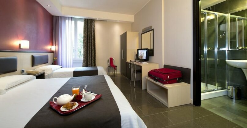 Hotel Five Milan - Photo2