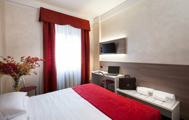 Hotel Gamma Milan - Photo2