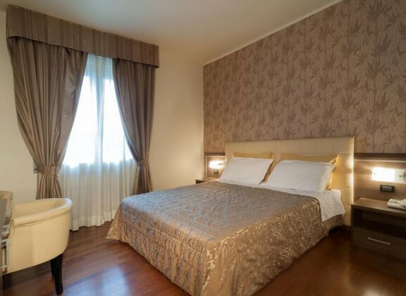 Hotel Milano Palmanova - Photo2
