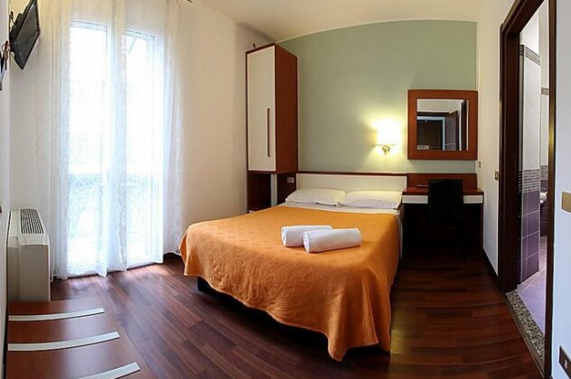 Lux Hotel Durante - Photo2