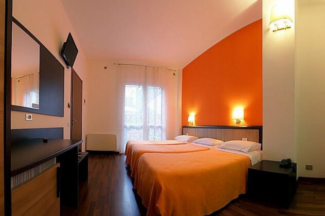 Lux Hotel Durante - Photo4