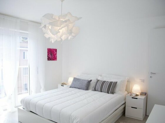 Marina's White Apartment - Photo5