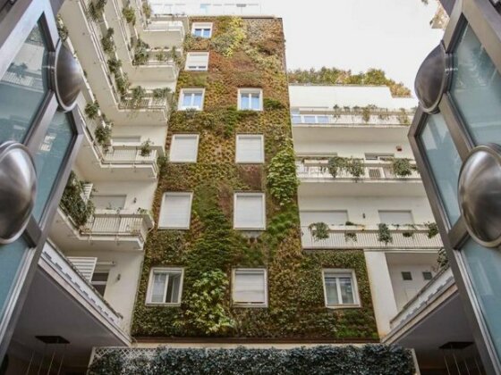 Modern Renewed 3-bdr Apartment in Central Milan