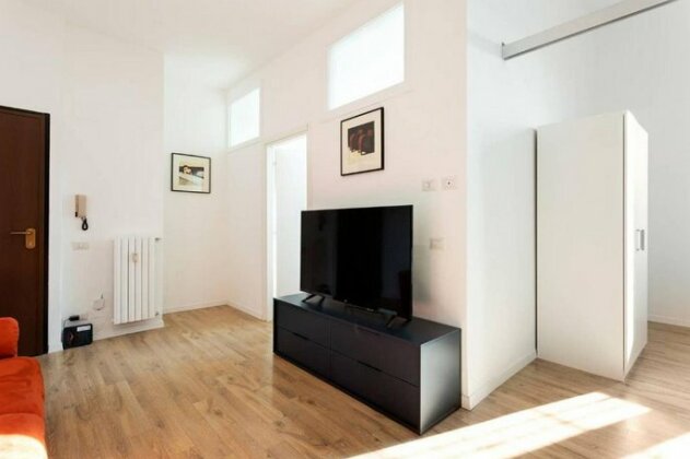 Spacious flat close to Fondazione Prada & Metro - Photo2
