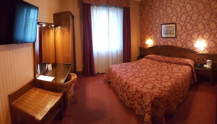 Hotel Poppi - Photo4