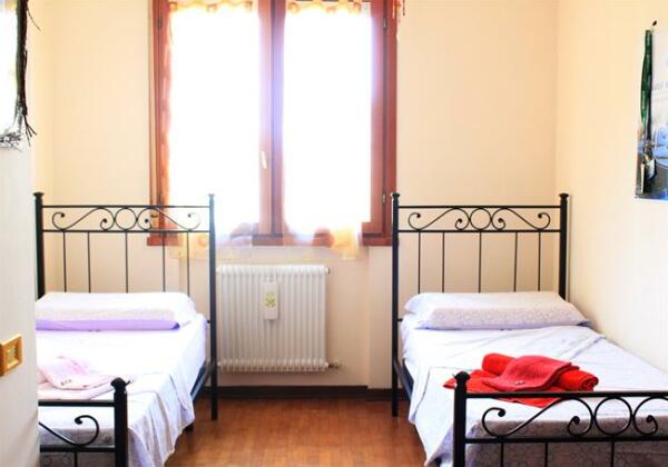 The Sunny House - Photo2