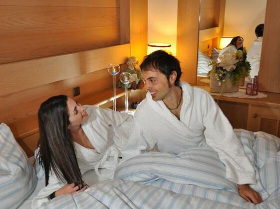 Post Hotel Ristorante Tyrol - Photo4