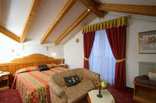 Alexander Hotel Alpine Wellness Dolomites - Photo3