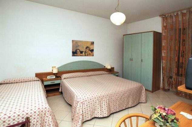 Hotel Abas - Photo5