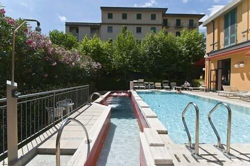 Hotel Maestoso Montecatini Terme - Photo2
