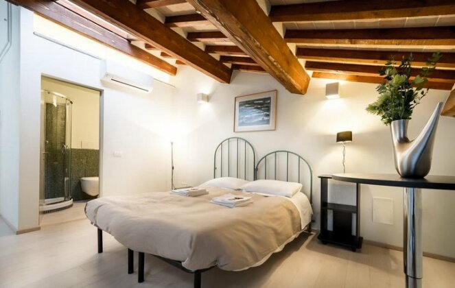 Guesthouse Via Di Gracciano - Adults Only - Photo5