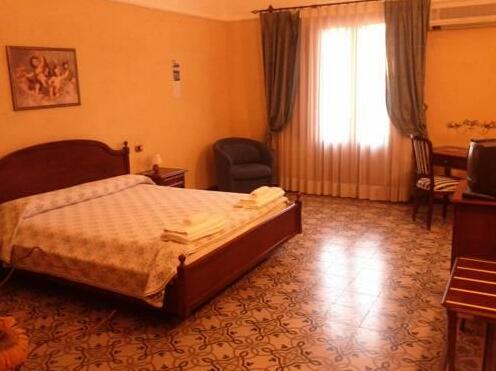 Hotel Sala Ricevimenti Villa Petruscio Mottola - Photo4
