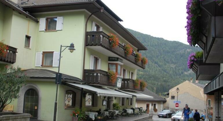 Hotel Gasthof Zur Linde Muhlbach