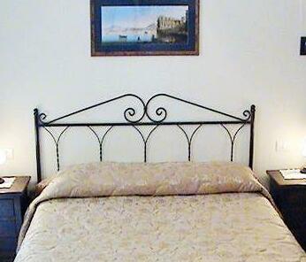 B&B Dimora Cirillo Naples - Photo4