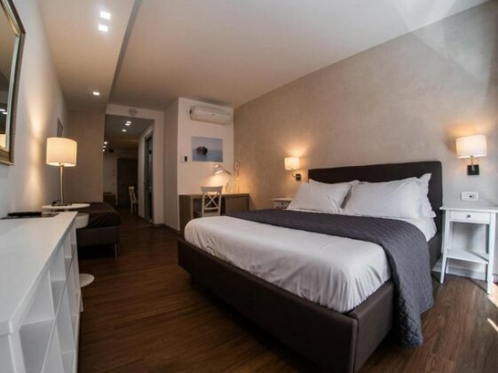 Prestige Rooms Chiaia - Photo2