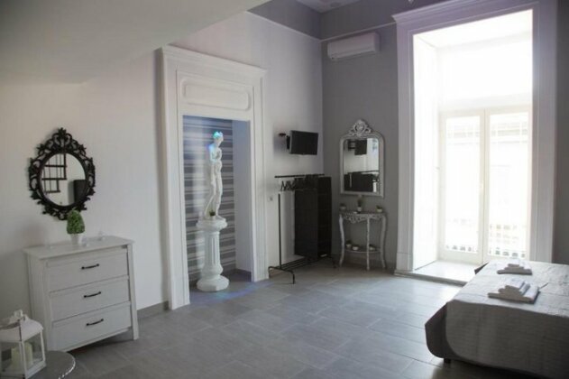 Vesuvius Luxury Suites - Photo5