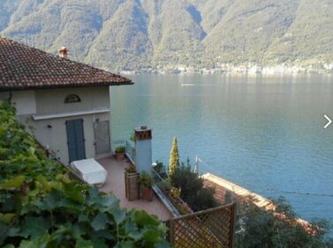 Lovely & romantic attic on Lake Como