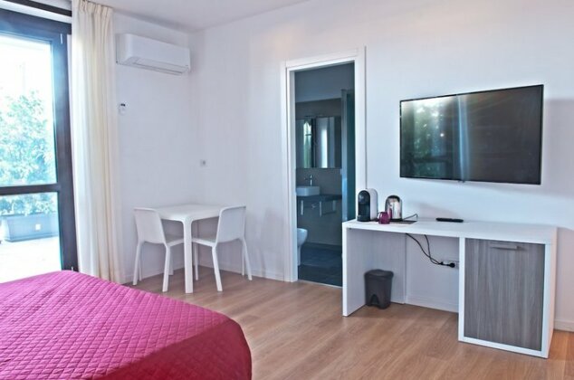 Four Rooms Guesthouse - Photo4