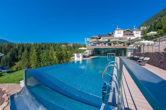 Hotel Albion Mountain Spa Resort Dolomites - Photo3