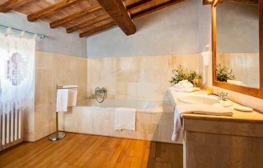 Castello di Titignano - Photo2