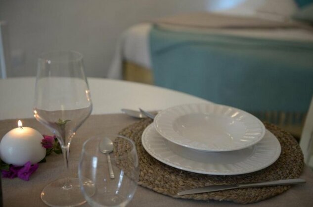 White Luxury Suite - Photo4