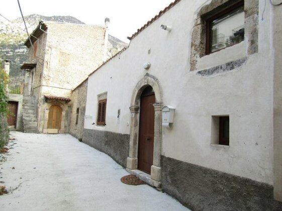 Medieval Village of Pacentro - Photo2