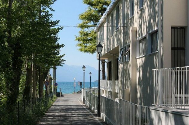 Lake Garda Beach Hostel - Photo4