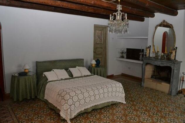 B&B Henrys - Photo4