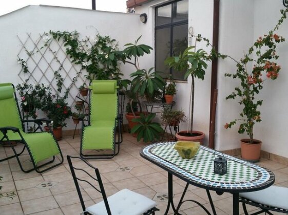 Delizioso Due Camere In Attico Con Terrazza - Photo2