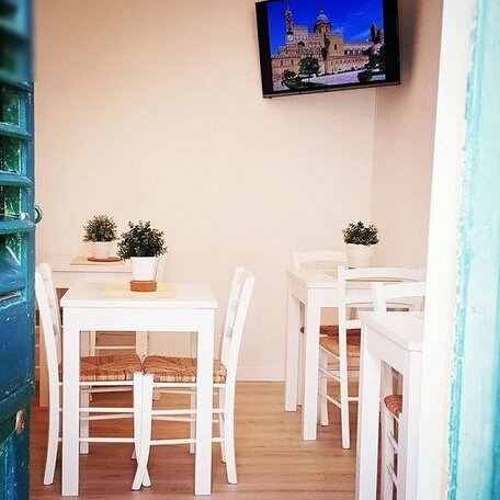 Palermo Inn - Photo2