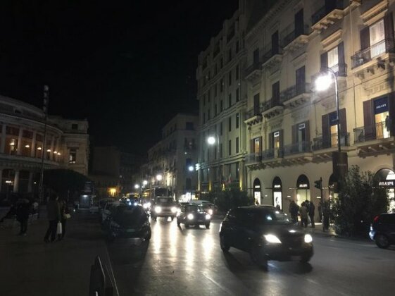 Piazza Politeama - Photo2
