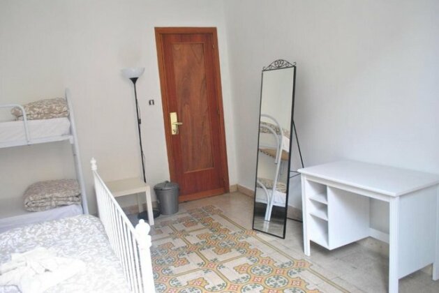 Sunrise Hostel & Rooms - Photo4