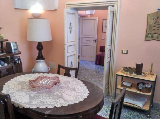  Photo 2