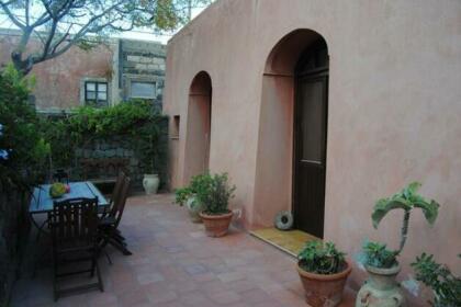 La Casa Dei Fiori Pantelleria