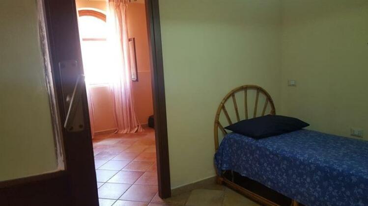  Photo 1