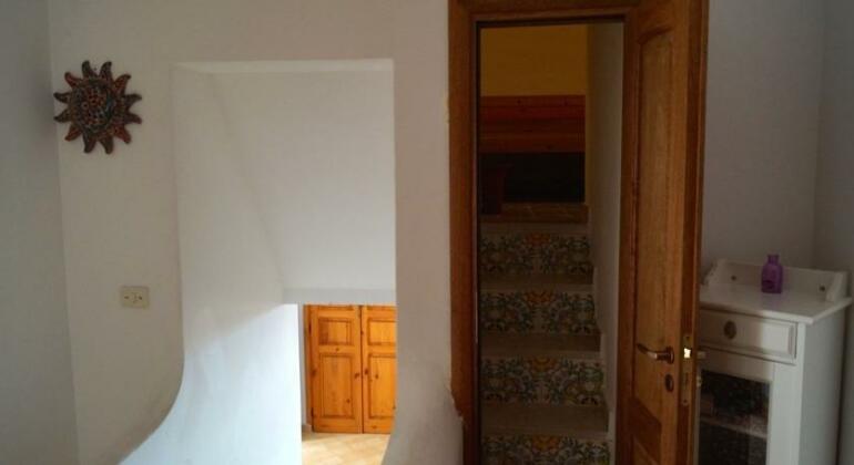 Waterfront Villa - Photo3