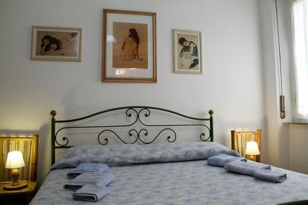 Guest House - Rooms Rent Cisanello - Photo5