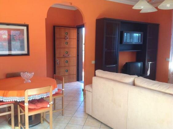 Orange Holiday Home - Photo4